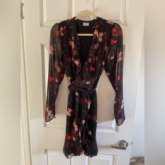 Aritzia Wilfred Diane Silk Wrap Floral Dress in Red Size M - Picture 1 of 7